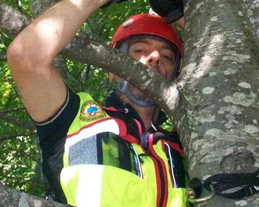 TERAMO: MUORE SUICIDA IN CASERMA LUOGOTENENTE CARABINIERI FORESTALI, LASCIA MOGLIE E DUE FIGLI