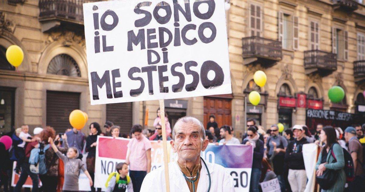 COVID: MINORENNI FANNO CAUSA A GENITORI NO VAX; GASSANI, “FIGLI RIVENDICANO DIRITTO A VACCINARSI”