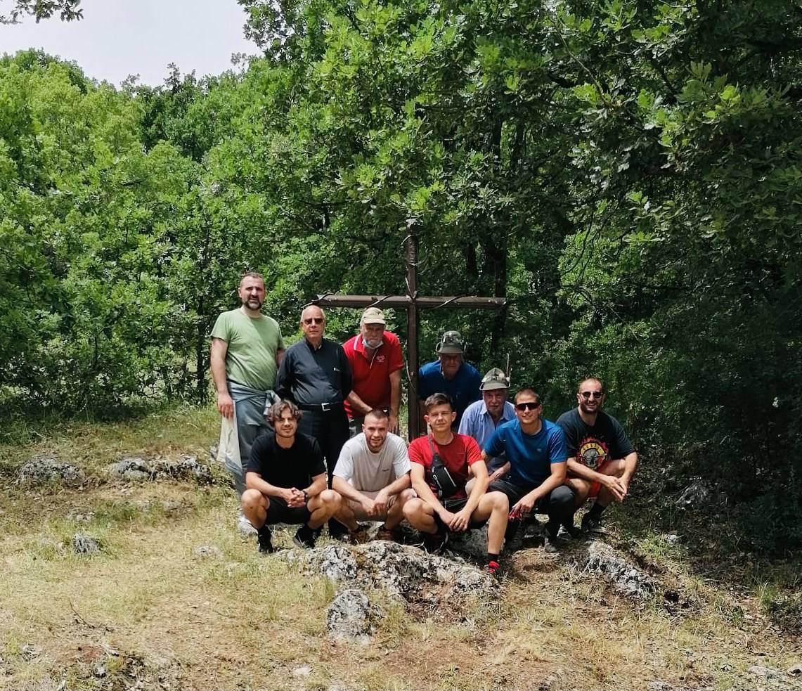 L’AQUILA, DOPO 50 ANNI RESTAURATA LA CROCE DI COLLE MACCHIONE A COPPITO