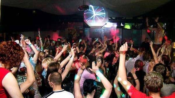 COVID: RAVE PARTY CON 700 PERSONE A MALEO IN LOMBARDIA, PAESE CON FOCOLAIO VIRUS E VARIANTE DELTA