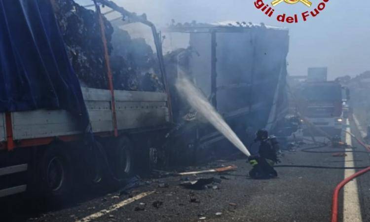 INCIDENTE SULL’A14 TRA SAN BENEDETTO E GROTTAMMARE: DUE MORTI E UN FERITO, CODE TRA MARCHE E ABRUZZO