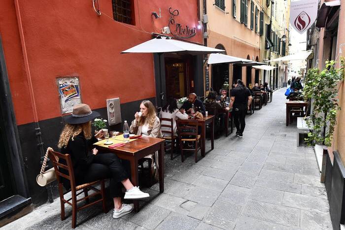 COVID: LIMITI POSTI AL TAVOLO RISTORANTE, DISCOTECHE E WEDDING, INCONTRO TECNICO GOVERNO