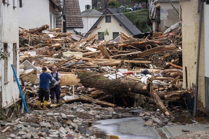 MALTEMPO IN GERMANIA, ALMENO 81 VITTIME DELLE ALLUVIONI E DECINE DI DISPERSI