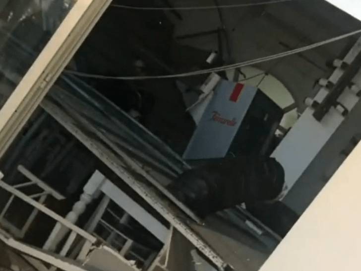 PESCARA: CROLLA CONTROSOFFITTO RISTORANTE MIRAMARE, NESSUN FERITO