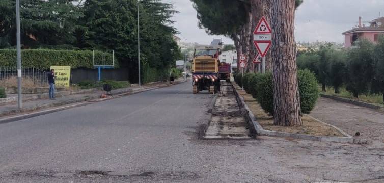 PROVINCIA TERAMO, INIZIATI LAVORI SU PROVINCIALE DAVANTI OSPEDALE SANT’OMERO