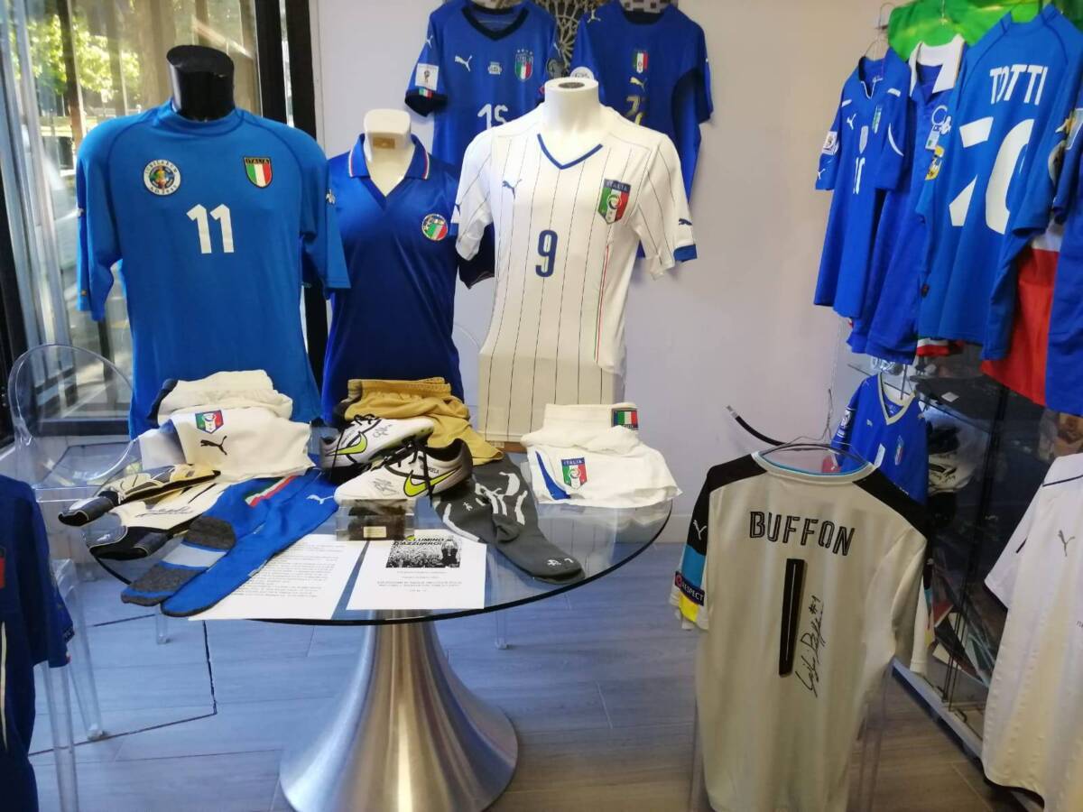 L’AQUILA, MOSTRA “MI ILLUMINO D’AZZURRO” ALL’INFO POINT DELLA FONTANA LUMINOSA