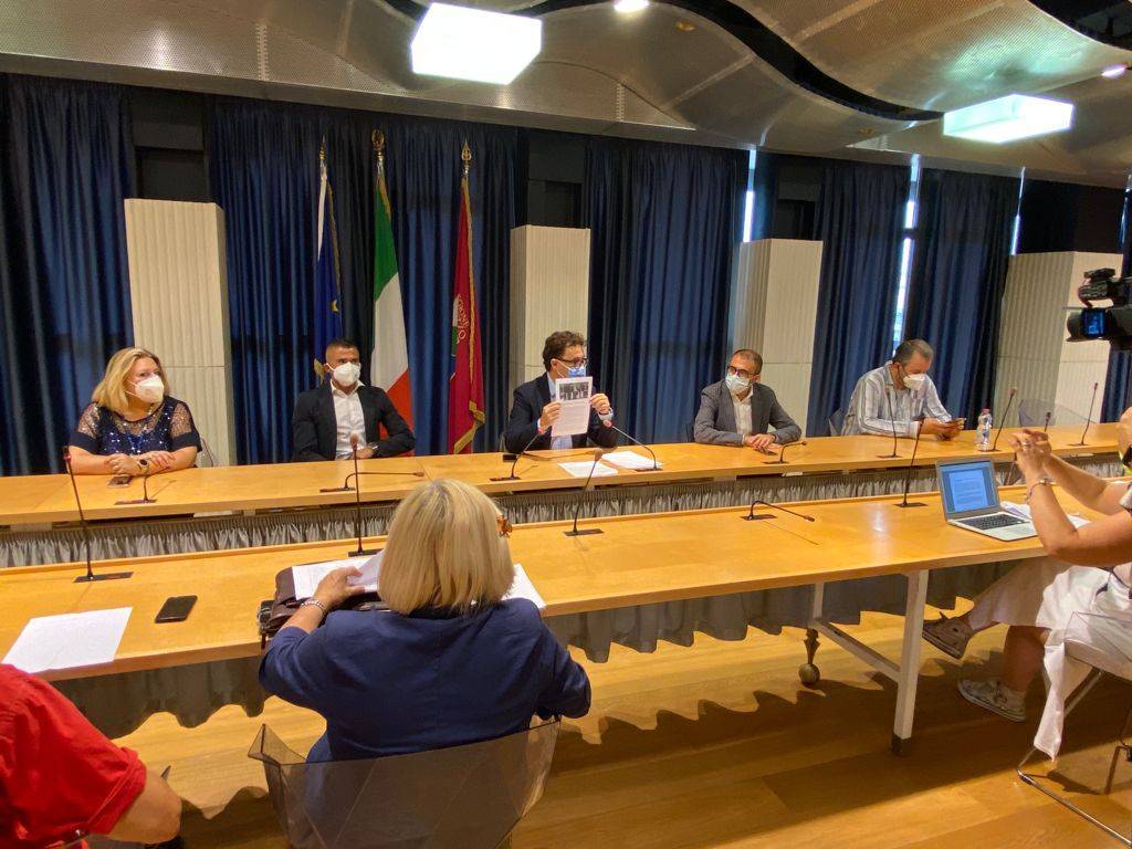 OSPEDALE PESCARA, CAOS SU REPORT RICOVERI: “DATI SBAGLIATI, REGIONE CHIARISCA E INTERVENGA”