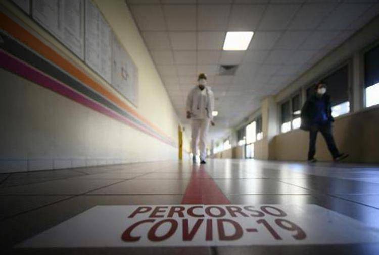 COVID: SALE IN ITALIA INDICE CONTAGI. LAZIO, SICILIA E SARDEGNA A RISCHIO ZONA GIALLA