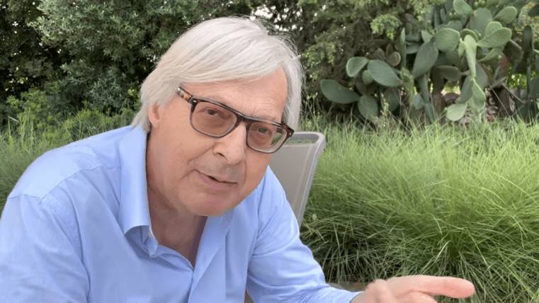 “ESISTE DIRITTO ALL’IRONIA”, SGARBI RISPONDE A PARI OPPORTUNITÀ DI TERAMO SU VIDEO CON COSTANTINI