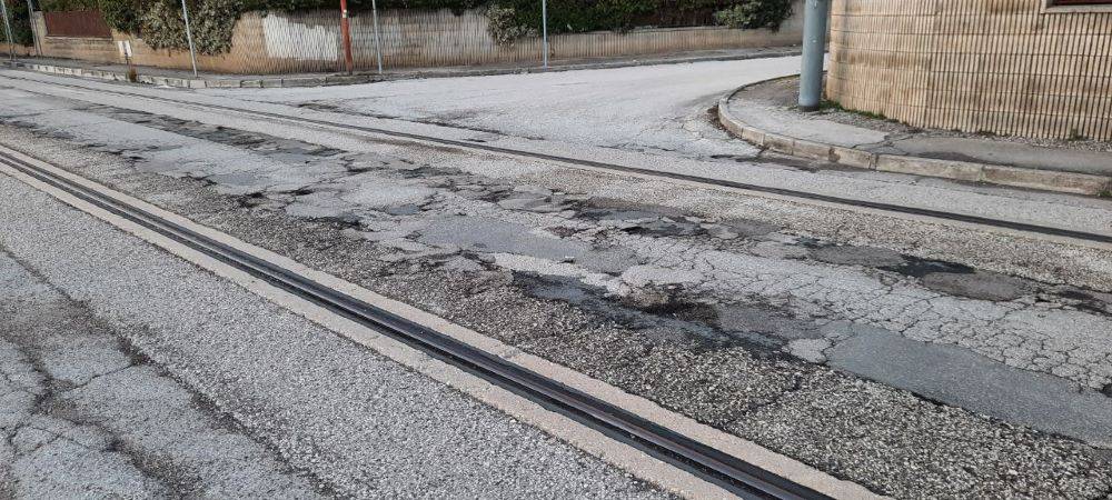L’AQUILA: CADDE COL MOTORINO PER I BINARI DELLA METRO. RISARCITA CON 20MILA EURO DOPO 10 ANNI