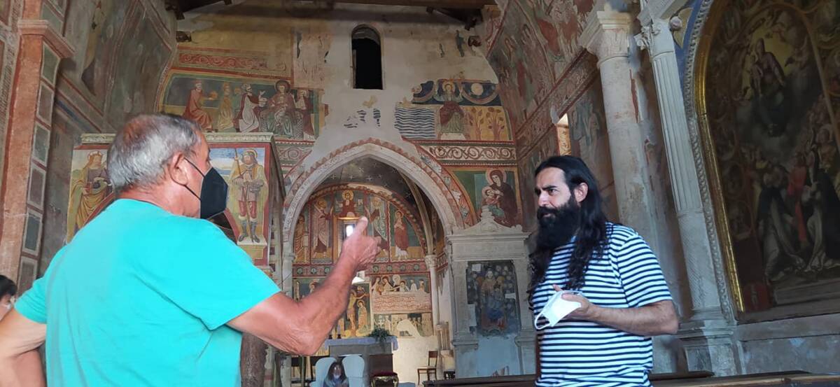 RIABITARE CON L’ARTE: L’ARTISTA MAHMOUD SALEH MOHAMMADI SI PRESENTA ALLA COMUNITA’ DI FOSSA
