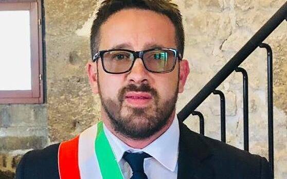 AIELLI: SINDACO DI NATALE E TURISTI INSULTATI MENTRE GUARDANO STELLE, “EPISODIO VERGOGNOSO”
