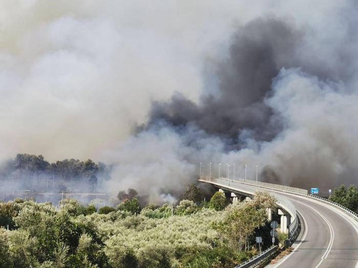 INCENDI ABRUZZO, TROVATI INNESCHI: INDAGINI IN CORSO
