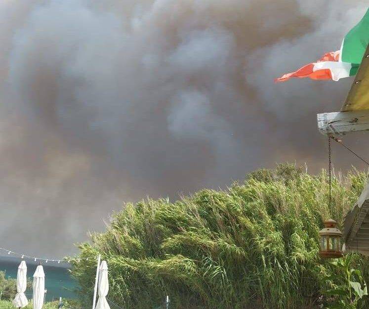 INCENDI ABRUZZO, NOTTE DI FUOCO A VALLEVO’. CALDORA: “COSI’ ABBIAMO SALVATO IL RISTORANTE”