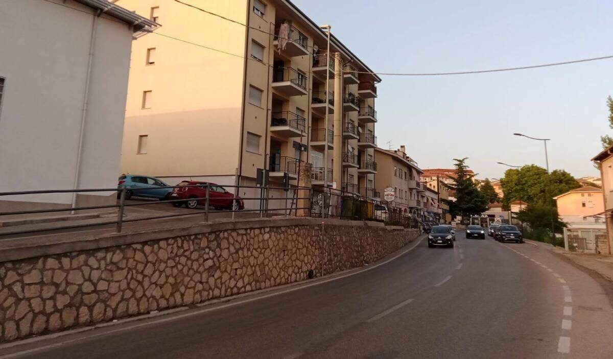 L’AQUILA: “VIALE DELLA CROCE ROSSA PERICOLOSO, CORRONO IN TROPPI”, LA DENUNCIA DI UN CITTADINO