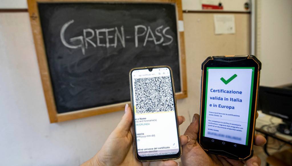 COVID, COBAS: “NO ALL’ACCANIMENTO CONTRO I DOCENTI SOSPESI”