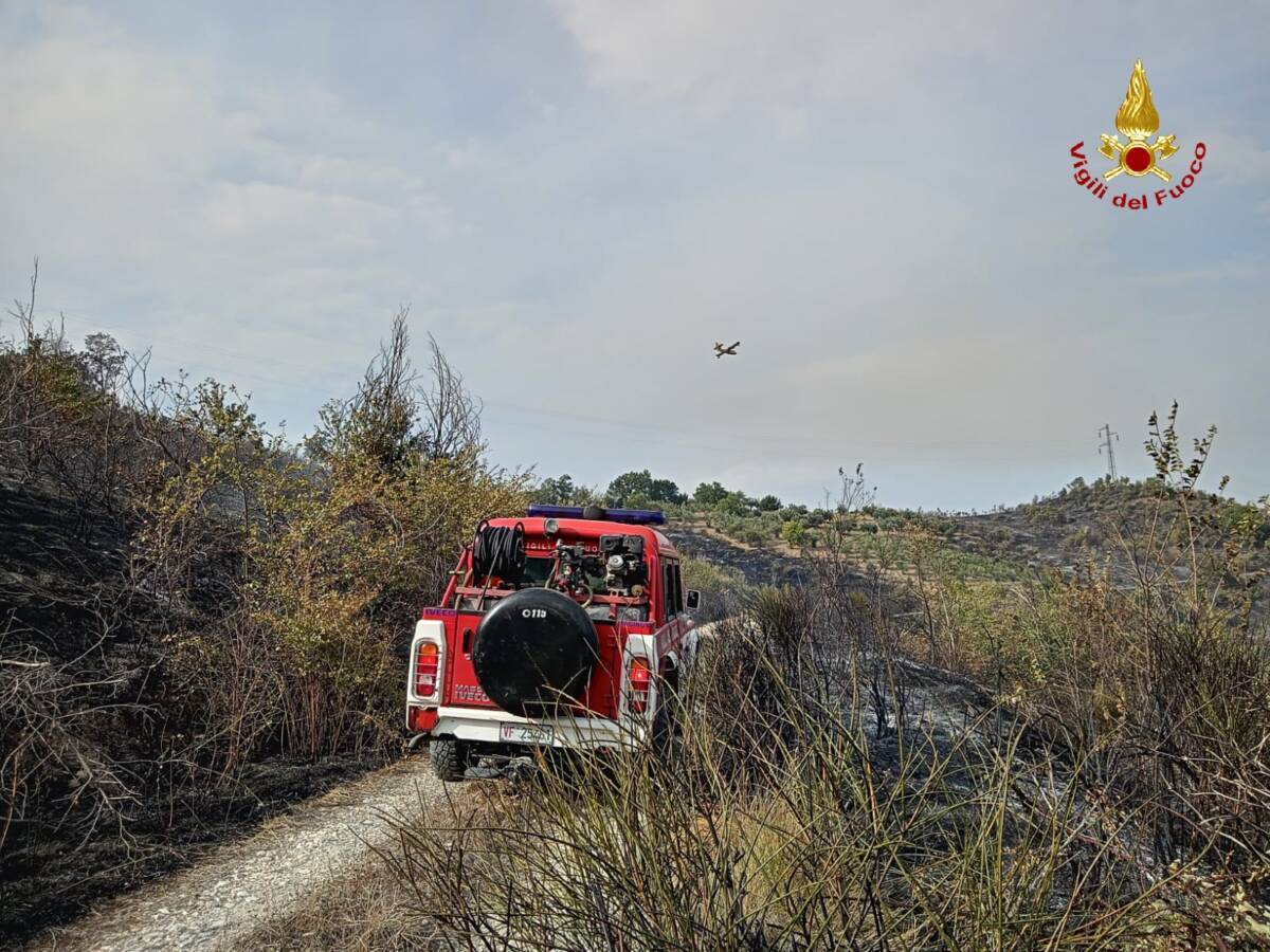 INCENDI: VIGILI DEL FUOCO CONFSAL PESCARA, “CARENZA PERSONALE, INTERVENTI A RISCHIO”