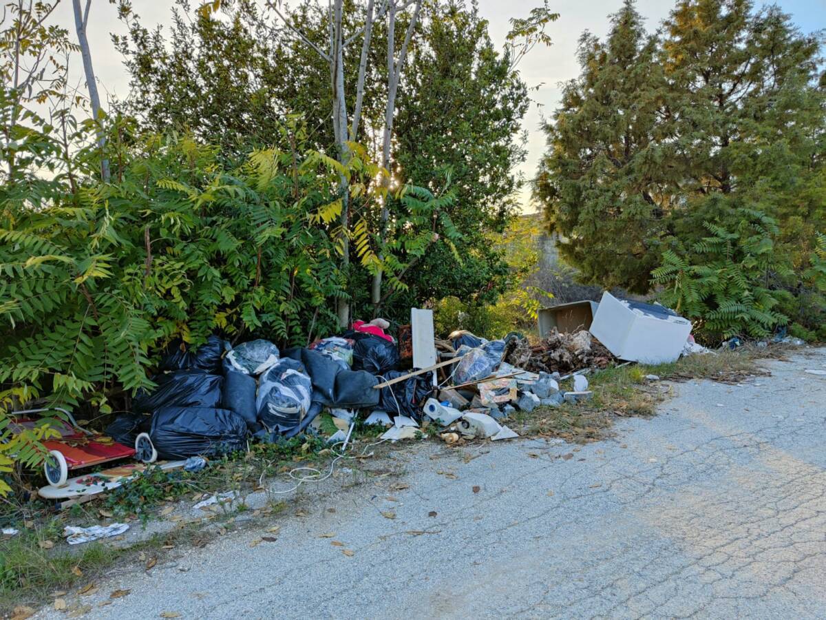RISERVA DEL BORSACCHIO: E’ ASSEDIO DEI VANDALI, DECINE DISCARICHE ABUSIVE, LA GALLERIA DEGLI ORRORI