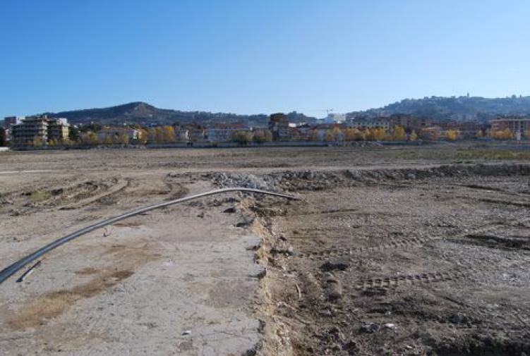 VELENI A CHIETI SCALO: PAOLUCCI, “SITO CONTINUA AD INQUINARE, TOLTI FONDI MASTERPALN PER BONIFICA”