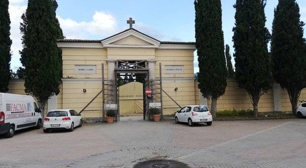 CIMITERO L’AQUILA: DOMANI E LUNEDI’ POSSIBILE PARCHEGGIARE NEL PIAZZALE DELLO STADIO