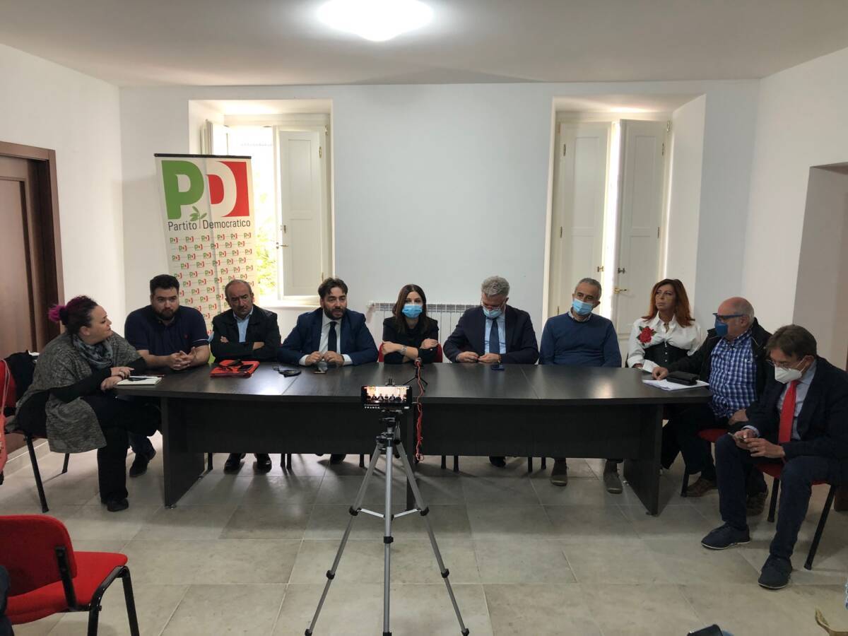 ELEZIONI: PARTITO DEMOCRATICO VERSO I BALLOTTAGGI, “STRADA E’ L’UNITA’, APPELLO ANCHE A M5S”