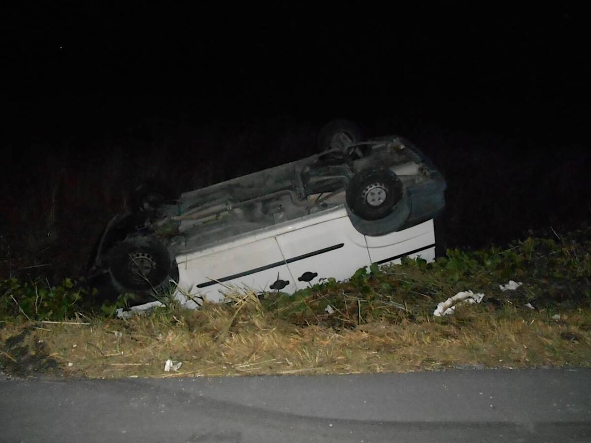 MONTESILVANO: AUTO POLIZIA LOCALE SI RIBALTA, ILLESO IL CONDUCENTE