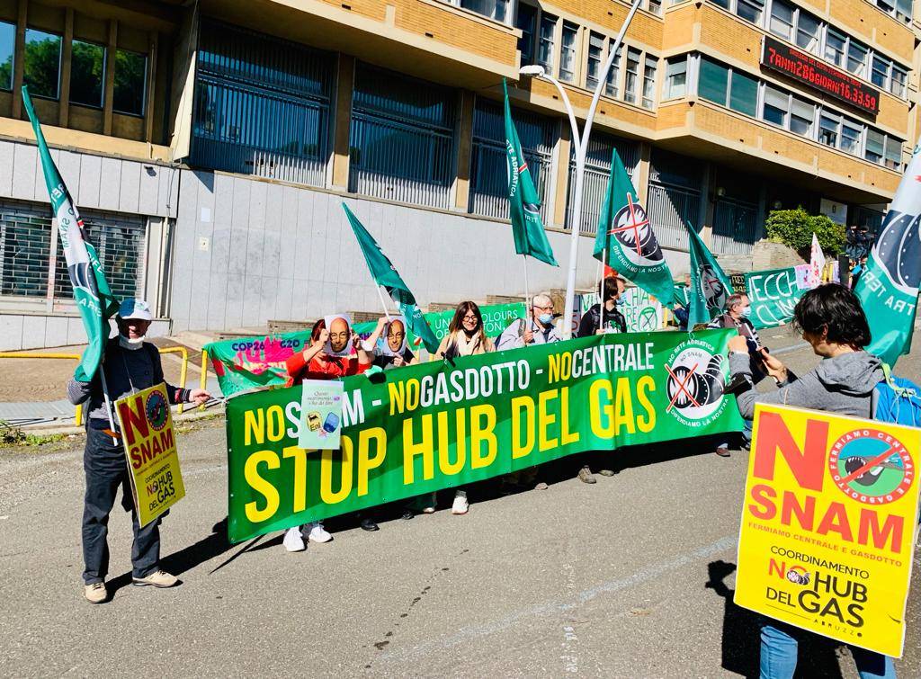 NO AL GREEN WASHING: COMITATI ANTI-SNAM A ROMA, “GAS CI SERVE SEMPRE MENO”