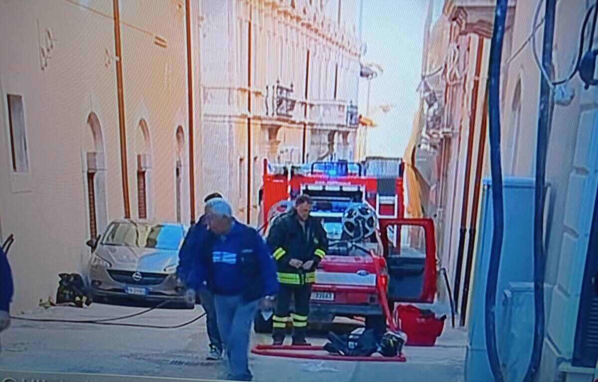 INCENDIO EX SAGRESTIA PIAZZA DUOMO, SCATTA INDAGINE DELLA PROCURA, EDIFICIO SOTTO SEQUESTRO