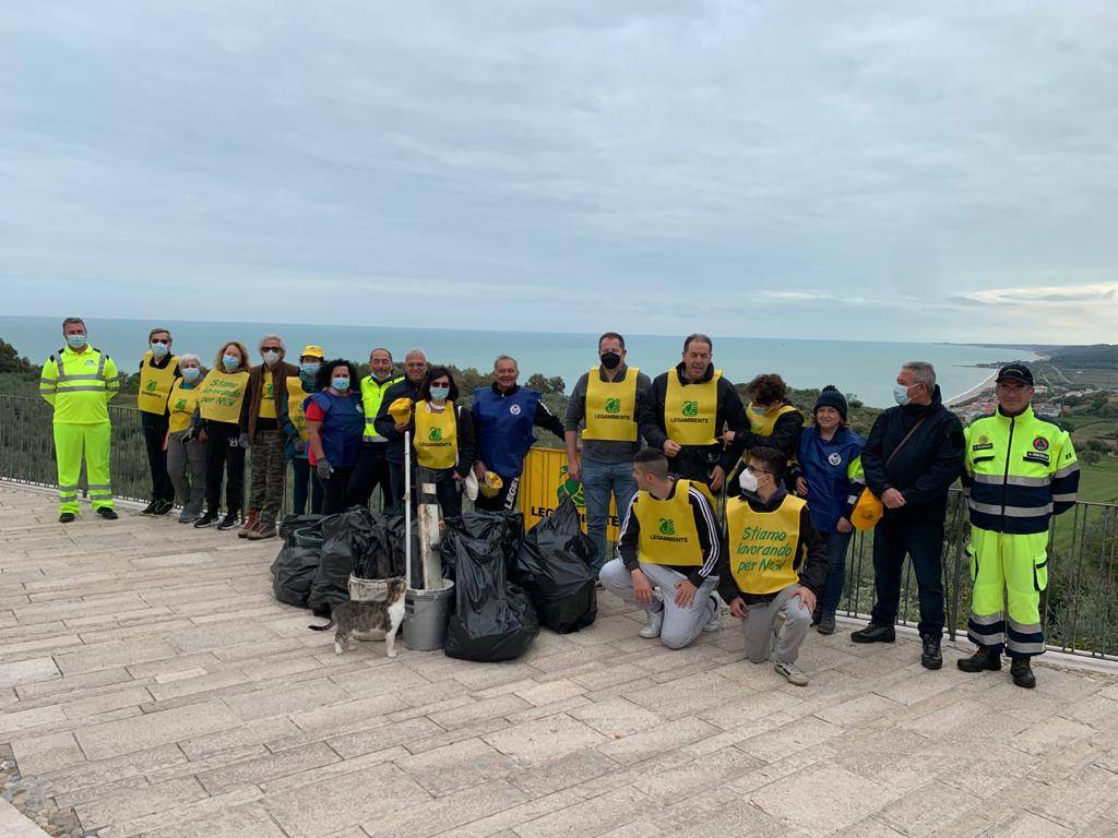 “PULIAMO IL MONDO”, CIRCA 40 PARTECIPANTI ALL’INIZIATIVA DI FOSSACESIA