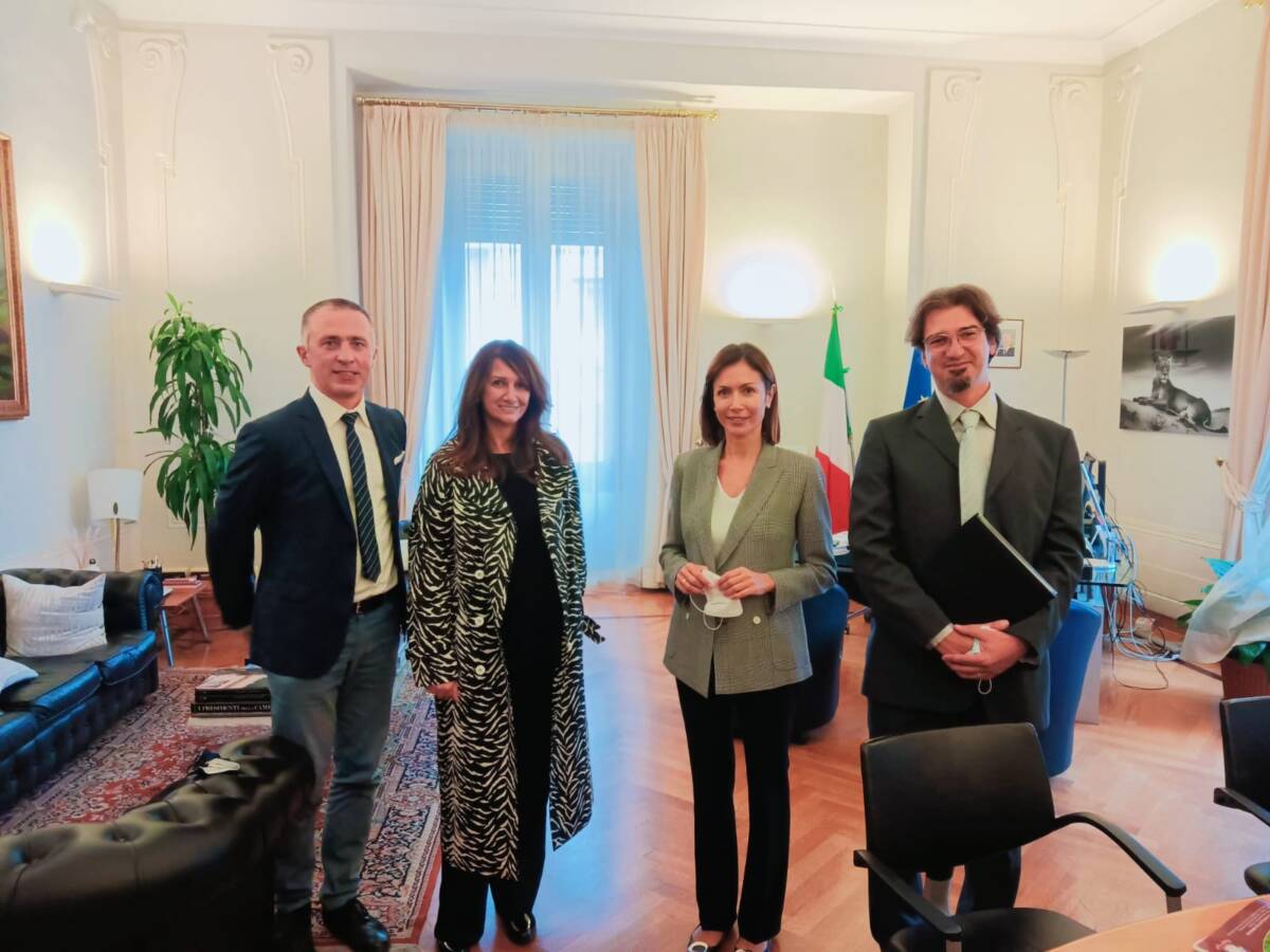 L’AQUILA, COLLEGAMENTI FERROVIARI VELOCI: COMITATO INCONTRA MINISTRO CARFAGNA
