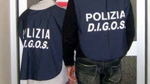SI SFILANO LA MASCHERINA DURANTE LA MESSA, SCATTANO PERQUISIZIONI A PESCARA E CHIETI