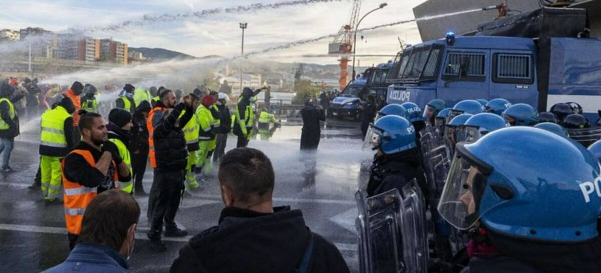 SOSTEGNO A PORTUALI TRIESTE NO GREEN PASS, FACEBOOK OSCURA LE PAGINE DI RICONQUISTARE L’ITALIA