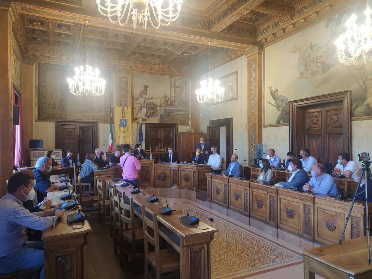 IMPIANTO IRRIGUO FUCINO, RUSCIO A IMPRUDENTE: “ATTI, NON PIE INTENZIONI”