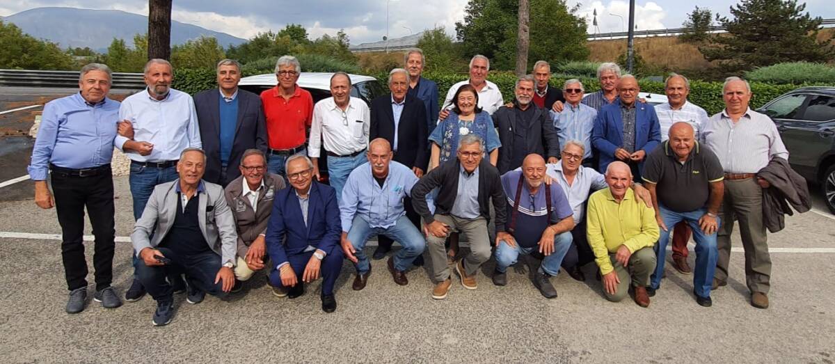 AVEZZANO: SI RITROVANO A 49 ANNI DAL DIPLOMA I RAGAZZI DELLA QUINTA A DELL’ IT PER GEOMETRI