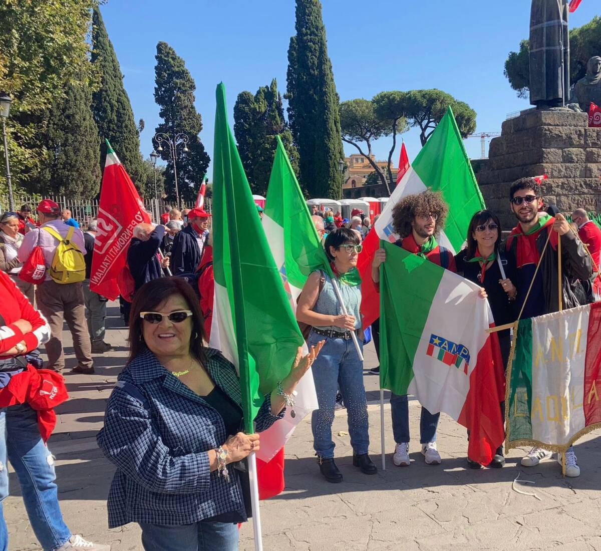 LA DEPUTATA STEFANIA PEZZOPANE IN PIAZZA A ROMA CONTRO I FASCISMI, “IN TANTI DALL’ABRUZZO”