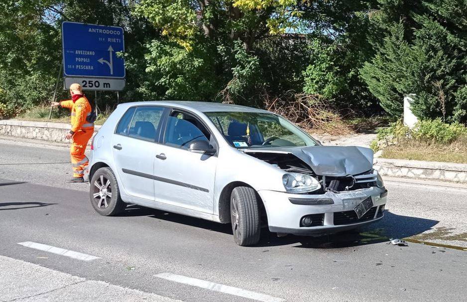 L’AQUILA, INCIDENTE SULLA STATALE 17: TAMPONAMENTO DAVANTI AL TECNOPOLO