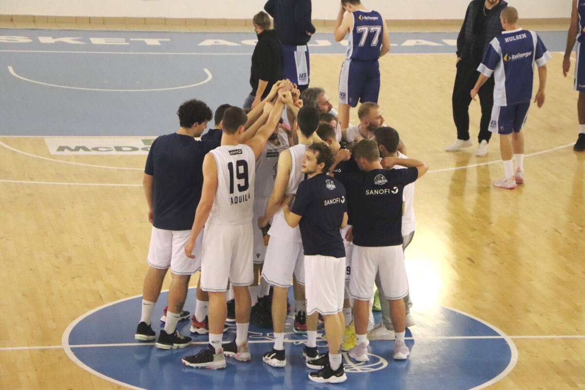 NUOVO BASKET AQUILANO SCONFITTO IN CASA DALL’ISERNIA: MA RESTA IN TESTA ALLA CLASSIFICA