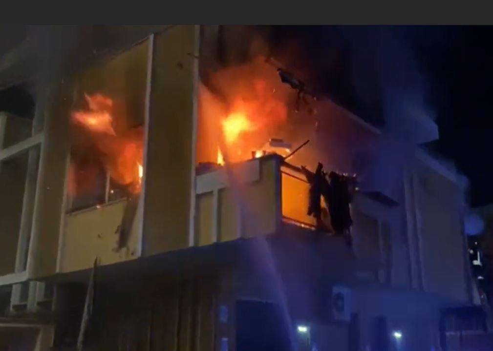 PESCARA: INCENDIO DISTRUGGE APPARTAMENTO IN VIA ADIGE, SALVI GLI INQUILINI