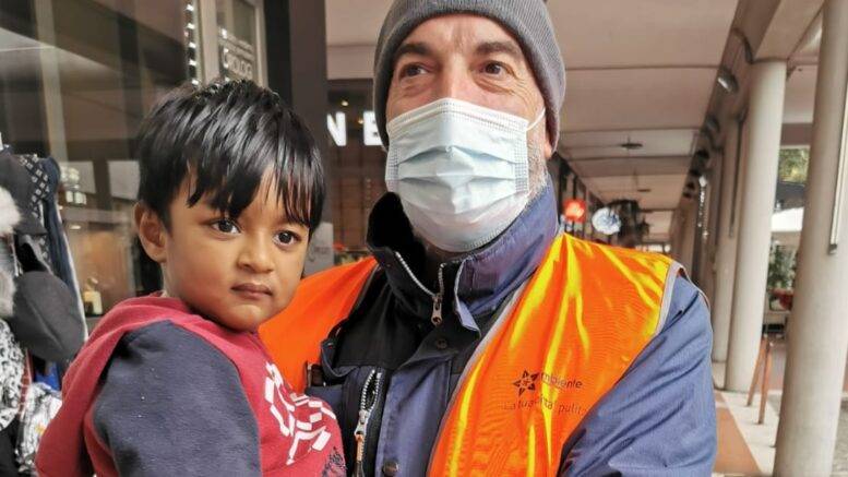 PESCARA, BIMBO DI 4 ANNI ESCE DI CASA E SI PERDE: RITROVATO DA OPERATORI DI AMBIENTE SPA