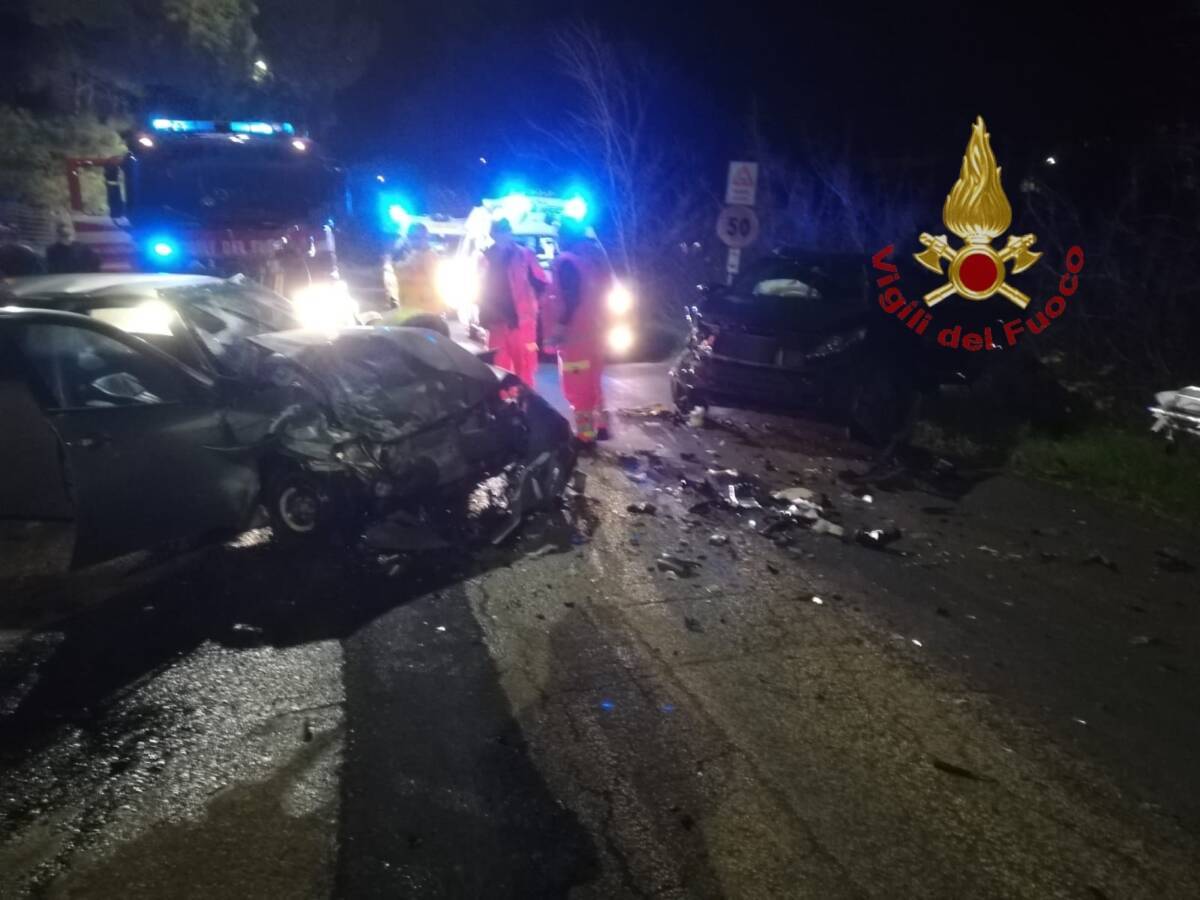 INCIDENTE AD ALANNO, SCONTRO TRA DUE AUTO: QUATTRO PERSONE FERITE
