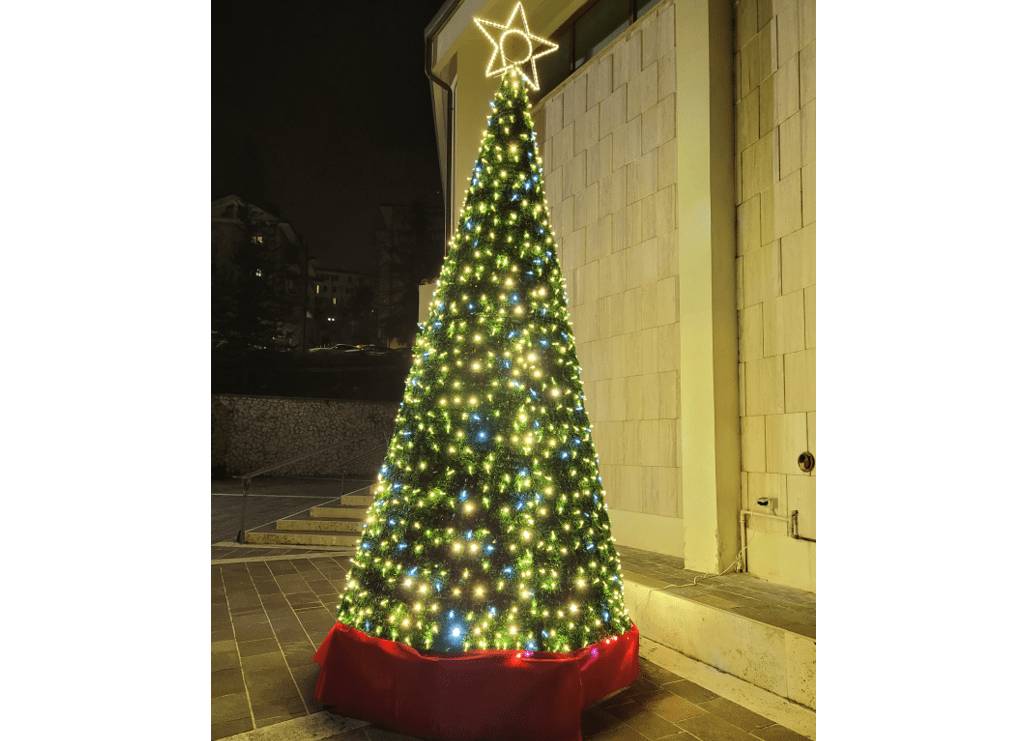 L’AQUILA, DELLA PELLE: “30 ALBERI DI NATALE ANCHE IN PERIFERIA E NELLE FRAZIONI”