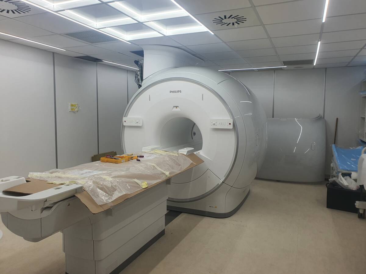 TERAMO, IN CORSO INSTALLAZIONE PER E RISONANZA MAGNETICA ALL’OSPEDALE MAZZINI