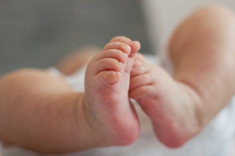 MAMMA POSITIVA AL COVID PARTORISCE AD AVEZZANO; IL BIMBO E’ NEGATIVO