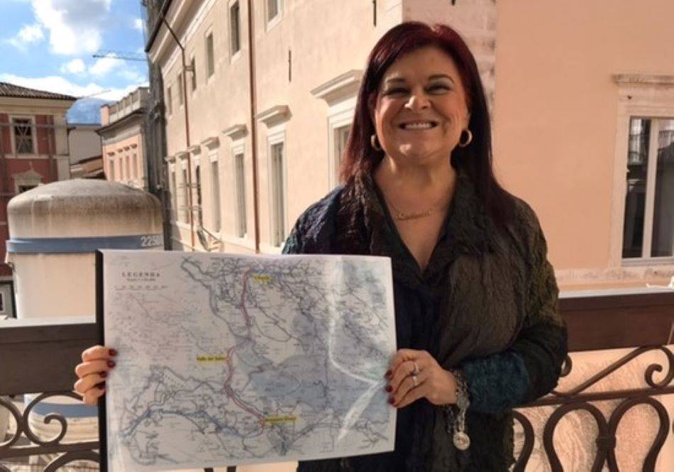 FERROVIA L’AQUILA-ROMA, PEZZOPANE: “REGIONE INTERVENGA CON PIU’ CORSE BUS E COSTI BASSI”