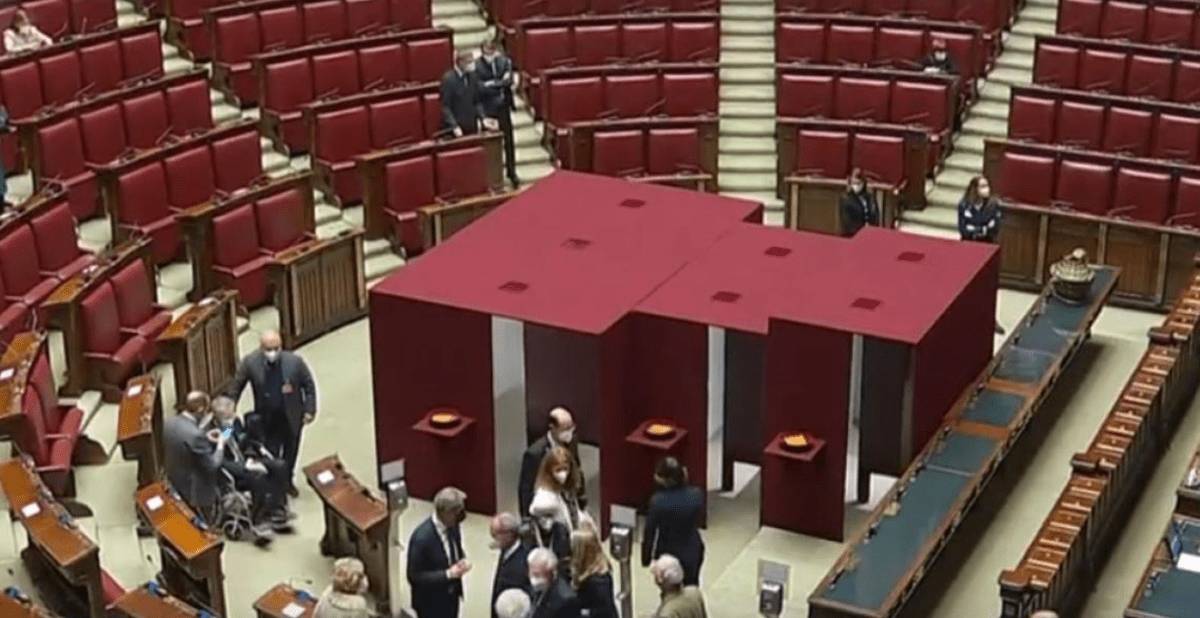 QUIRINALE, SESTO VOTO: SCHEDA BIANCA PER CENTROSINISTRA, ASTENSIONE CENTRODESTRA