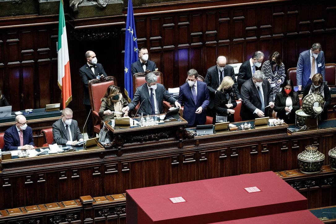 QUIRINALE, FUMATA NERA AL SECONDO SCRUTINIO: 976 VOTANTI E 527 SCHEDE BIANCHE