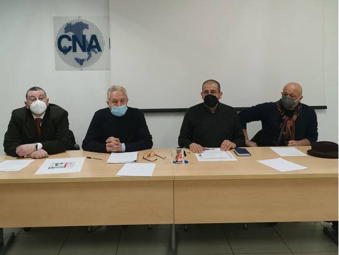 NUOVA PESCARA: LEVATA SCUDI TRE ASSOCIAZIONI, “NON FERMATE PROCESSO DI FUSIONE”