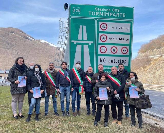A24-A25, PEZZOPANE: “BOZZA PEF E’ IRRICEVIBILE, NON PASSERA'”