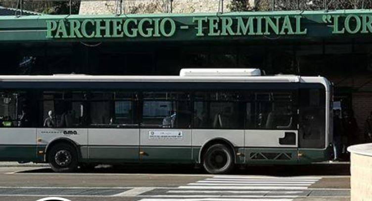 L’AQUILA: PIETRUCCI, “BIGLIETTERIA TERMINAL COLLEMAGGIO, ASSURDO CHE SIA SU VIA STRINELLA”