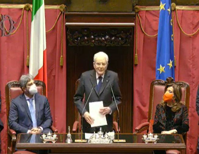 QUIRINALE: MATTARELLA GIURA IN PARLAMENTO, “NON POSSIAMO PERMETTERCI RITARDI NE’ INCERTEZZE”